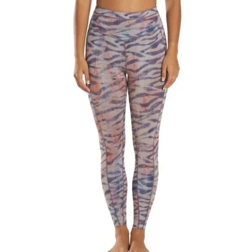Free People Beat The Heat Zebra Colorful reversible leggings size small - Picture 9 of 13